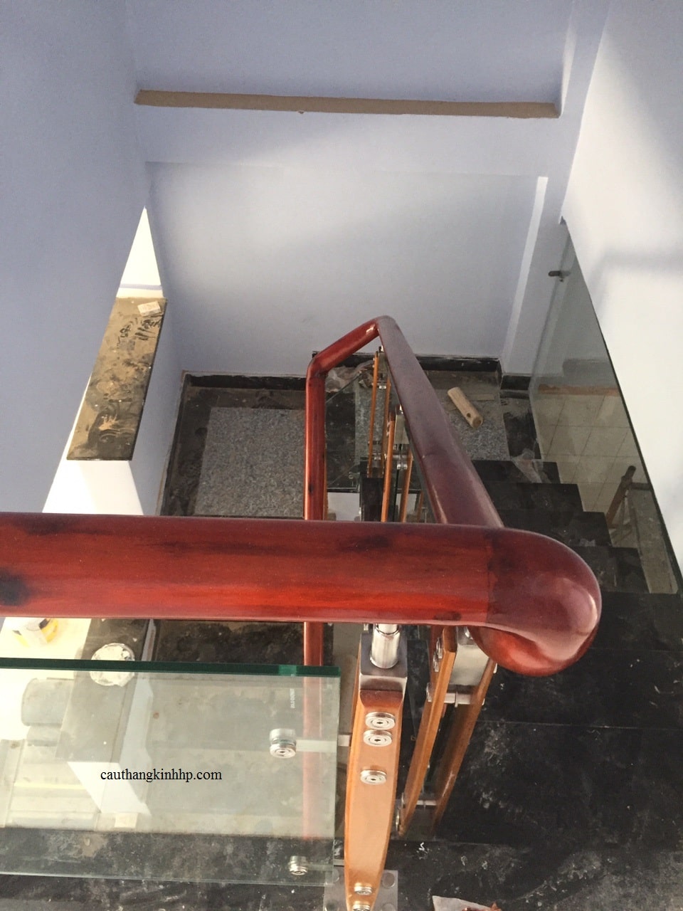 Cầu thang kính HP10