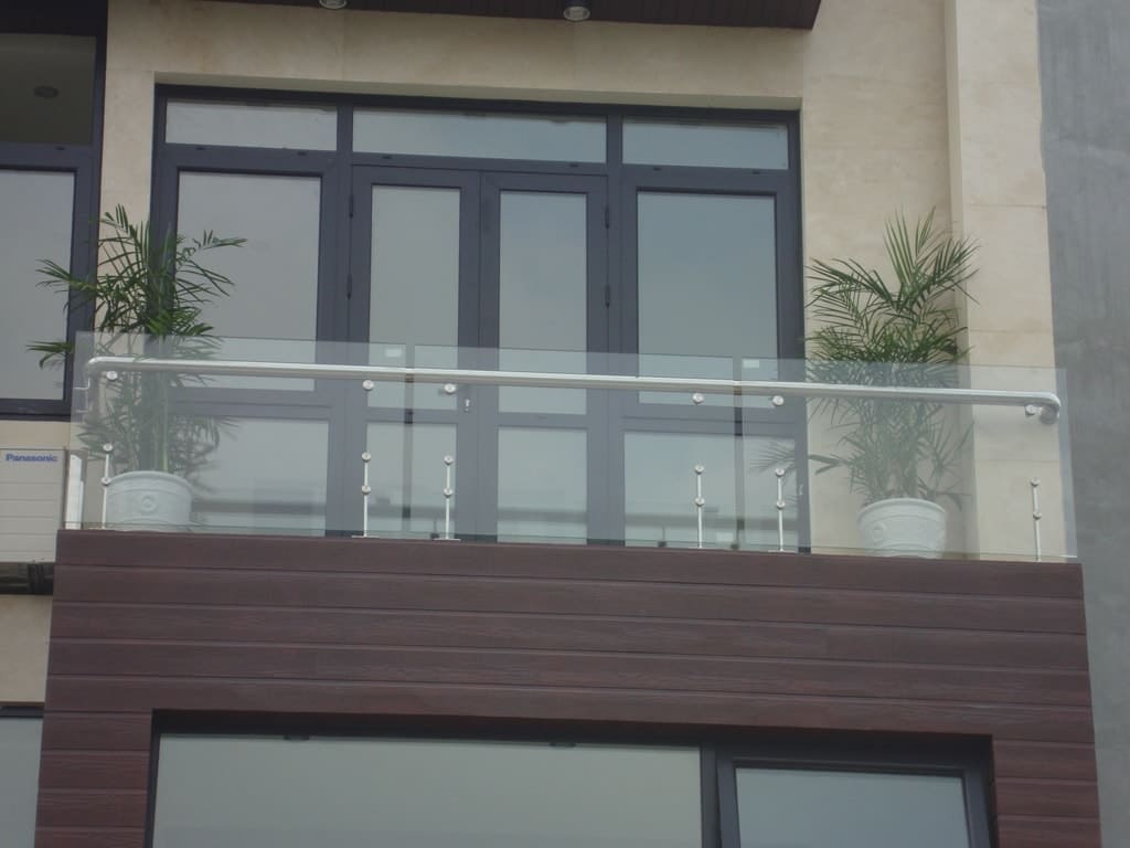 lan can kính cầu thang cường lực