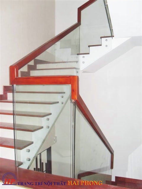 cau thang kinh khong tru (13)