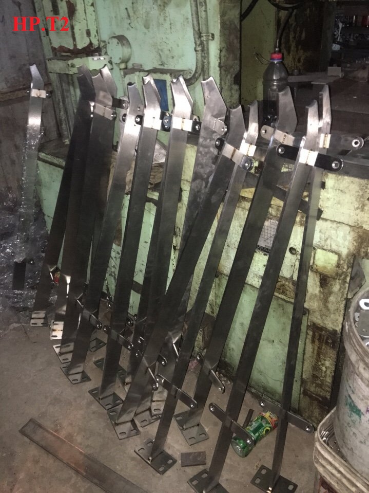 trụ cầu thang kính cường lực