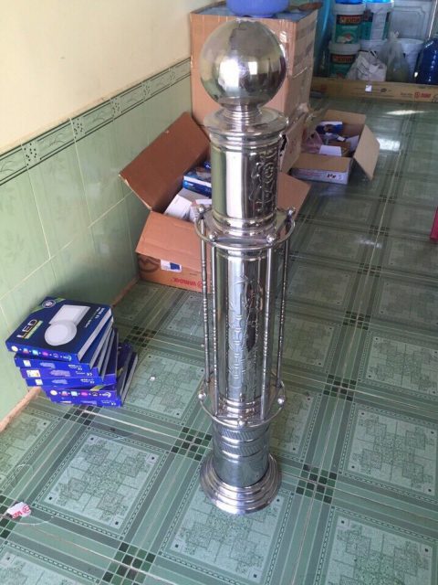 Mẫu trụ cái cầu thang kính tại gia lai