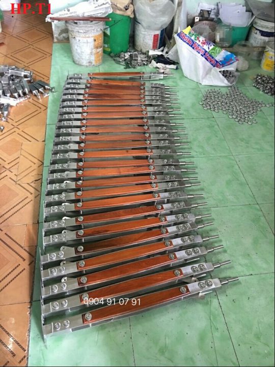 trụ cầu thang kính cường lực