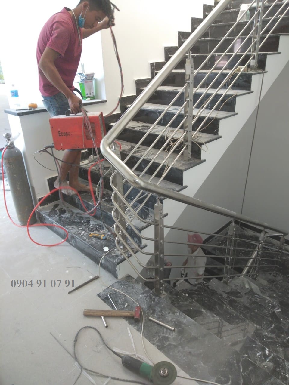 Cầu thang inox xỏ song 304