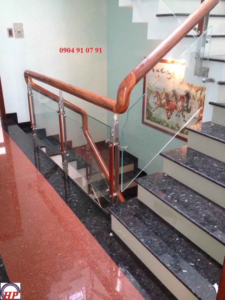 Thi công trụ cầu thang kính tại quảng ngãi