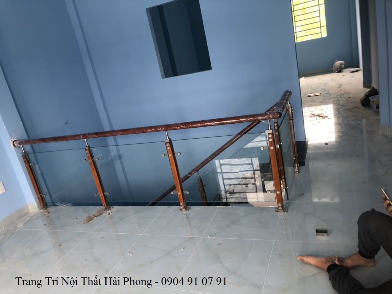 Trụ inox gỗ căm xe