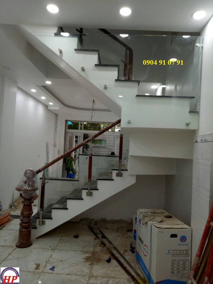 Trụ Cầu thang kính tại đồng nai