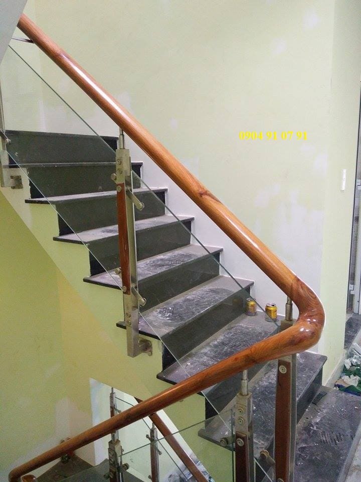 Thi công thực tế trụ cầu thang