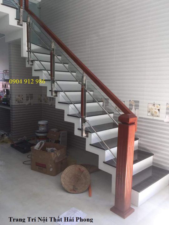 Trụ cầu thang kính tại sóc trăng