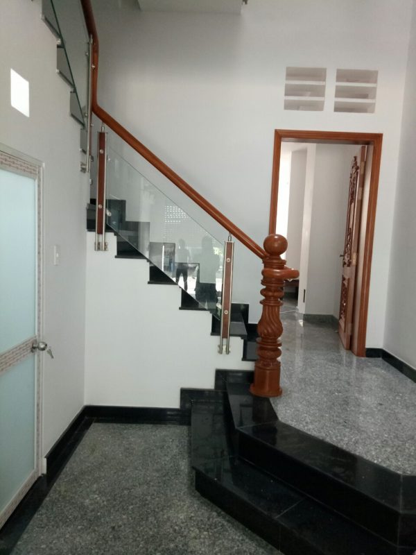 trụ cầu thang kính, inox tại bình phước