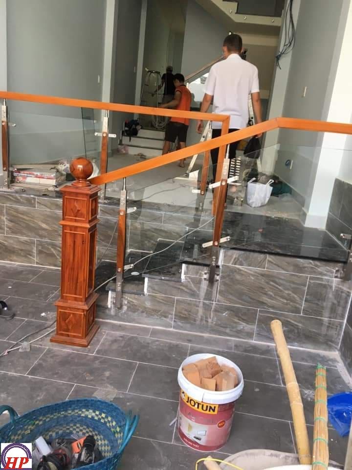 Trụ Cầu thang kính tại đồng nai