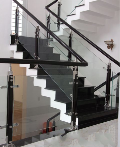 Trụ cầu thang kính tại nha trang