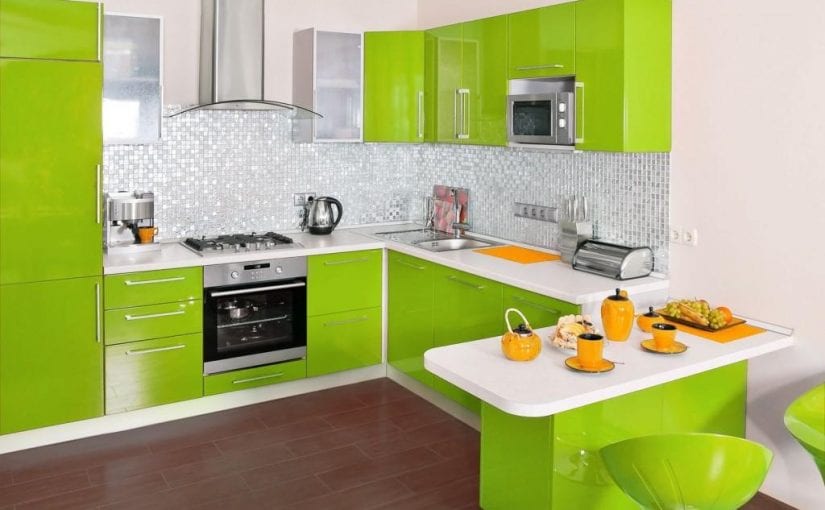 Mẫu kính màu ốp bếp