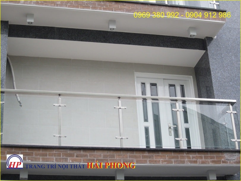 lan can kính trụ vuông 38