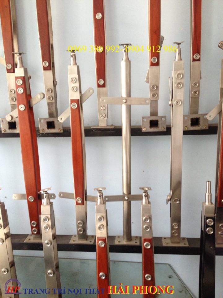 Trụ cầu thang kính tại nha trang