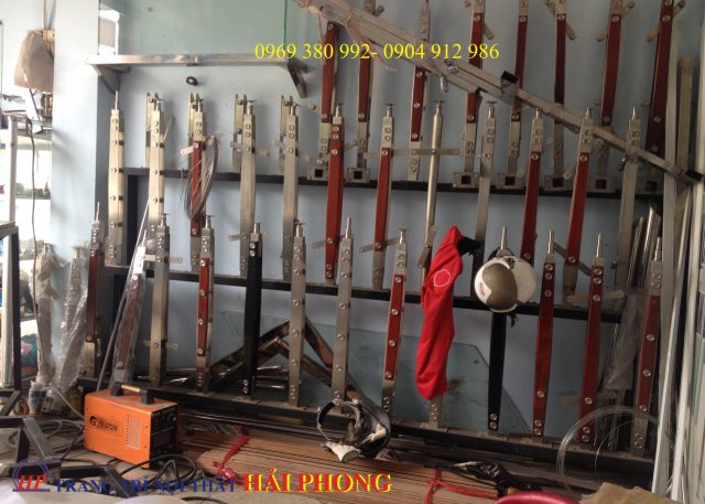trụ cầu thang kính inox