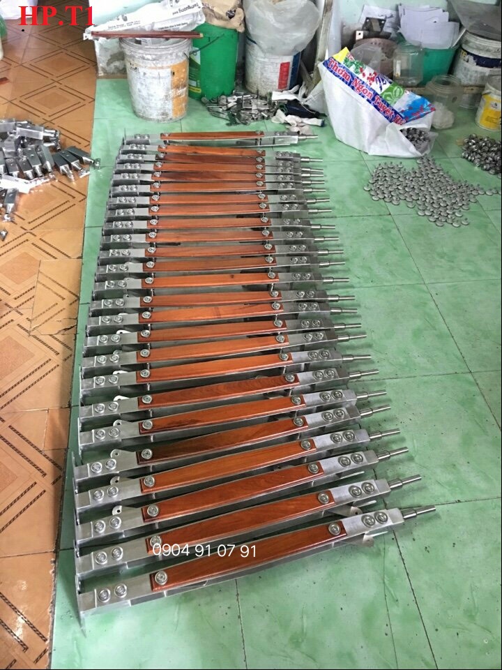 Mẫu trụ cầu thang kính tại cà mau