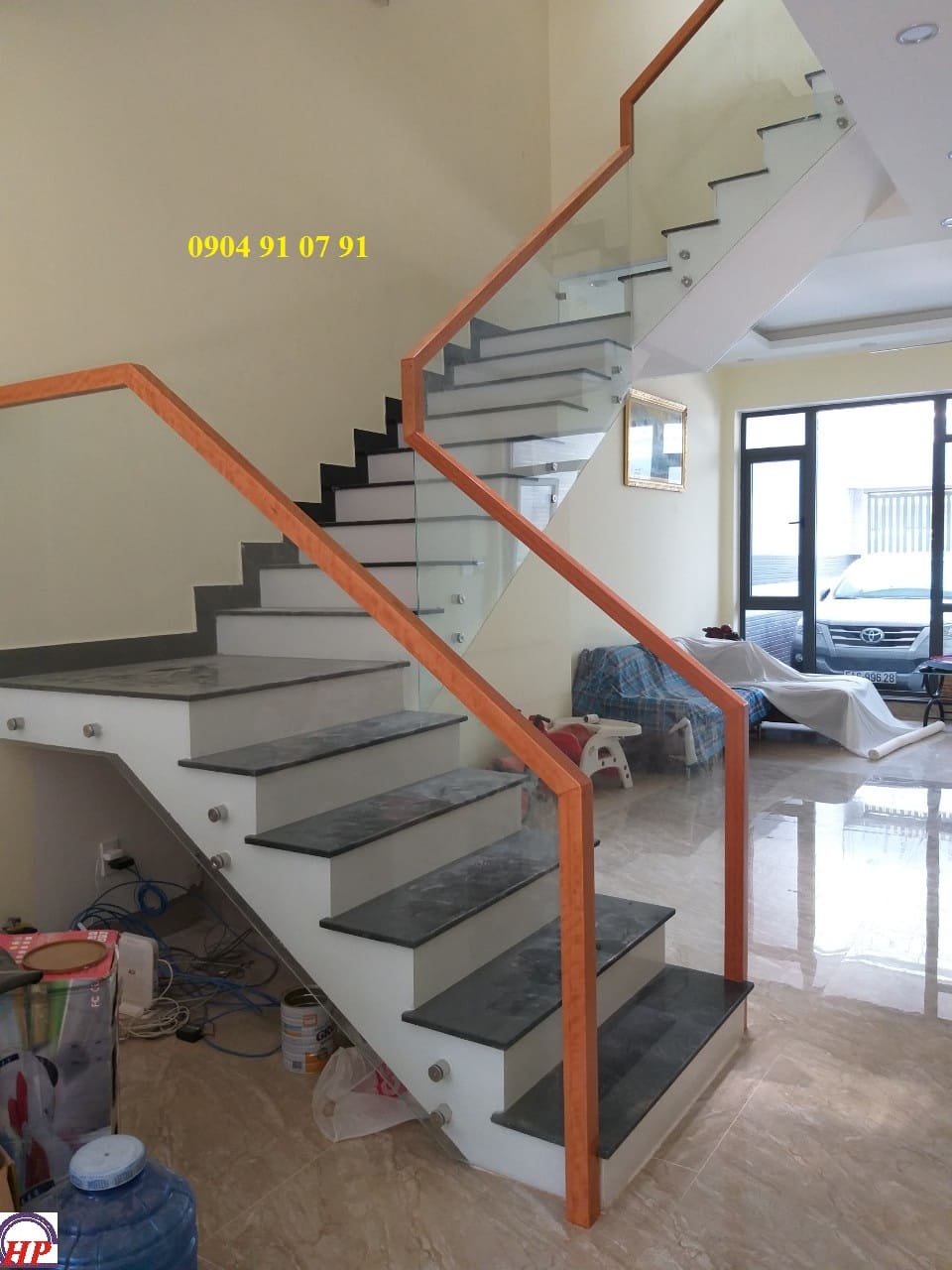 Cầu thang kính không trụ tại bình thạnh tphcm