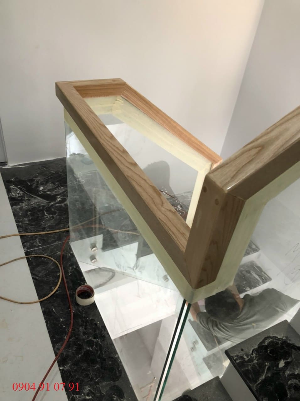 Cầu thang kính không trụ tại bình tân