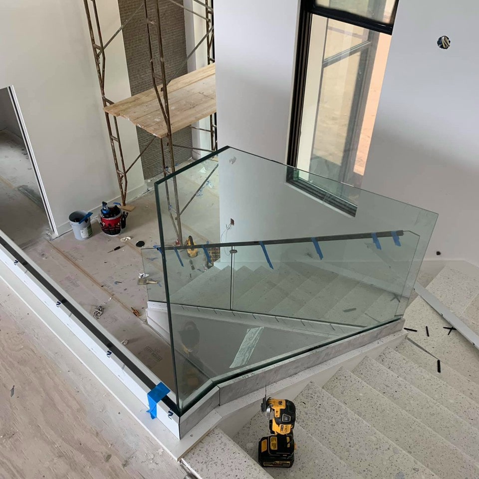 Cầu thang kính không trụ tại bình tân