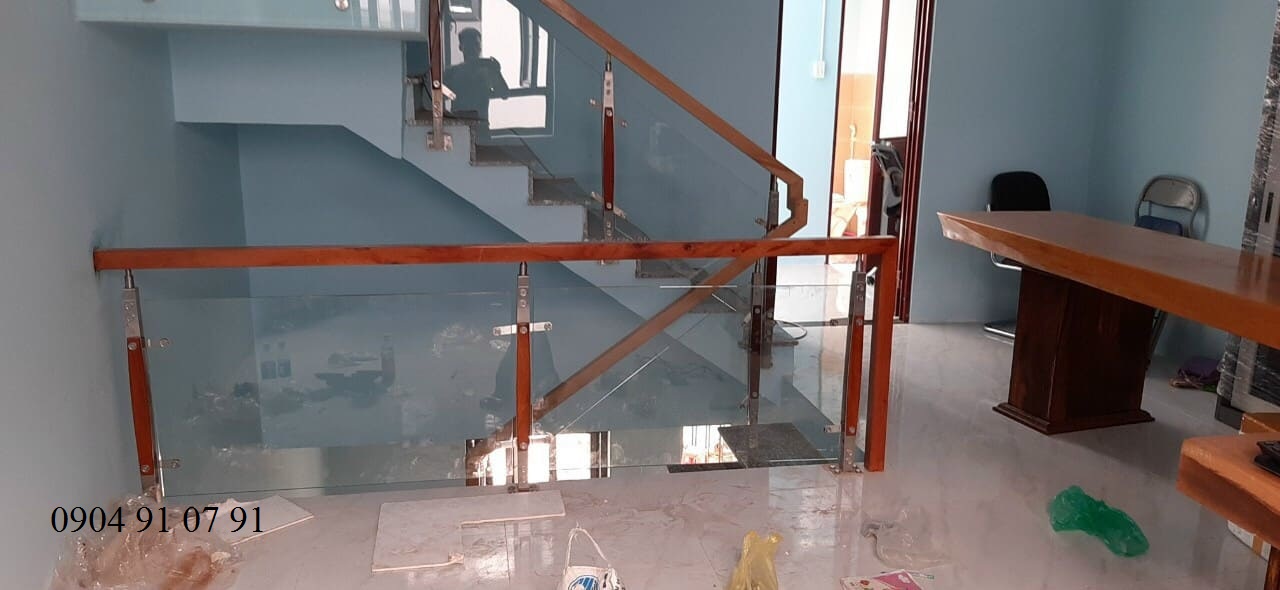 Mẫu lan can cầu thang inox đẹp