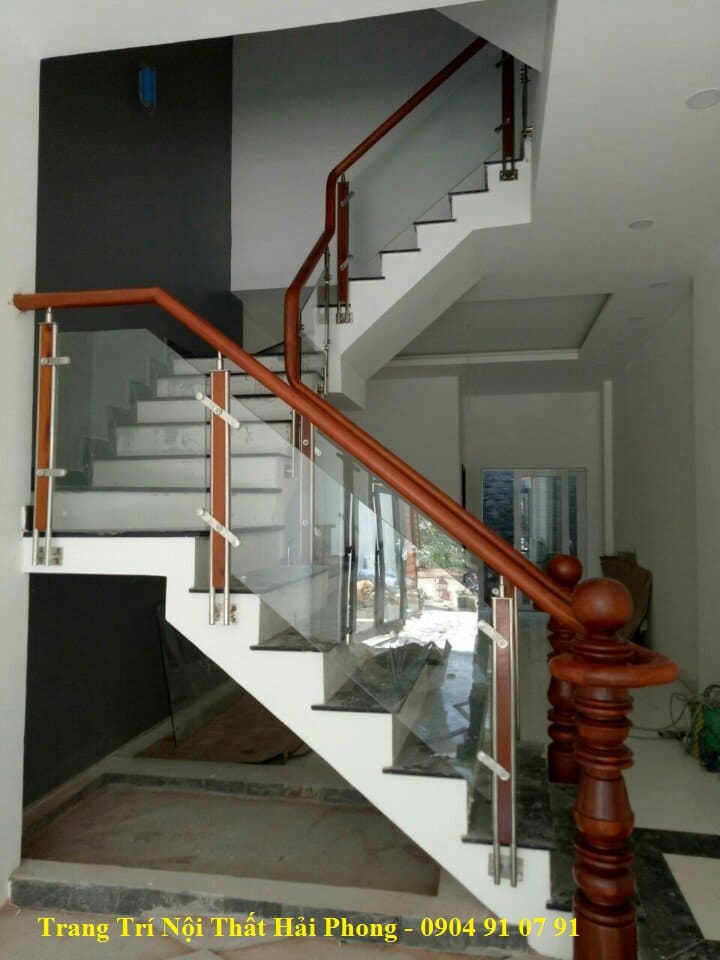 Cầu thang kính tại phú nhuận tphcm