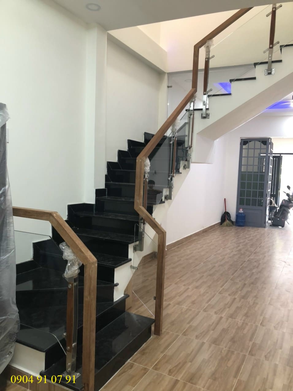 Cầu thang kính tại phú nhuận tphcm