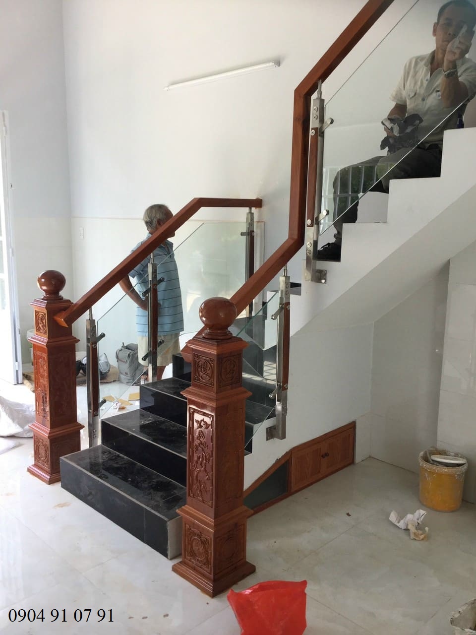 Cầu thang kính tại bình tân 