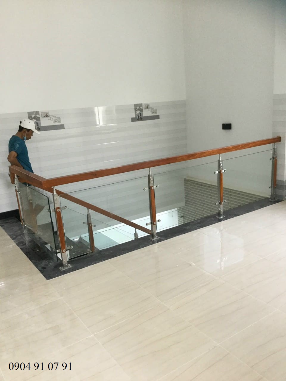 cầu thang kính trụ dài tphcm Cầu thang kính trụ dài tại bình thạnh tphcm