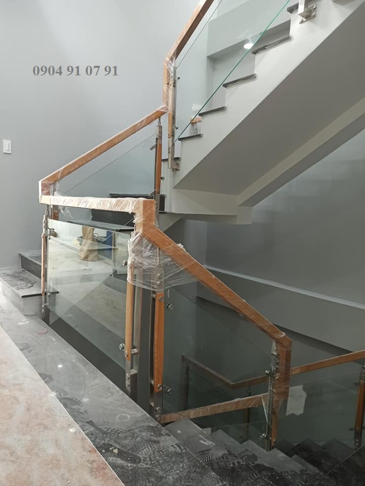 Mẫu lan can cầu thang inox đẹp