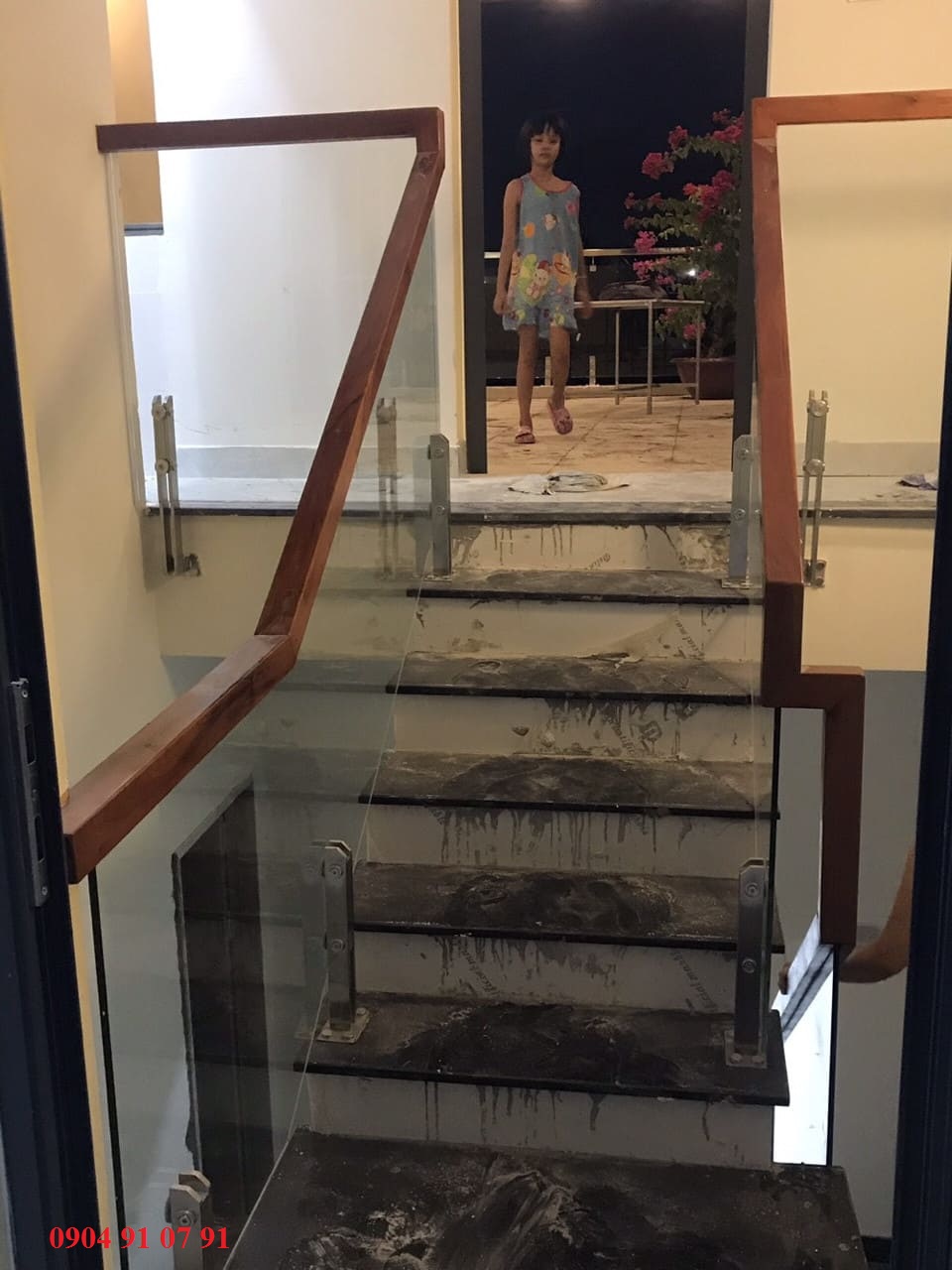 Cầu thang kính tại phú nhuận tphcm
