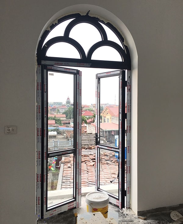 Mẫu cửa nhôm xingfa cửa đi 2 cánh