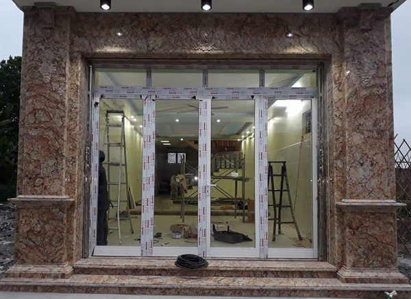 Mẫu cửa nhôm xingfa 4 cánh