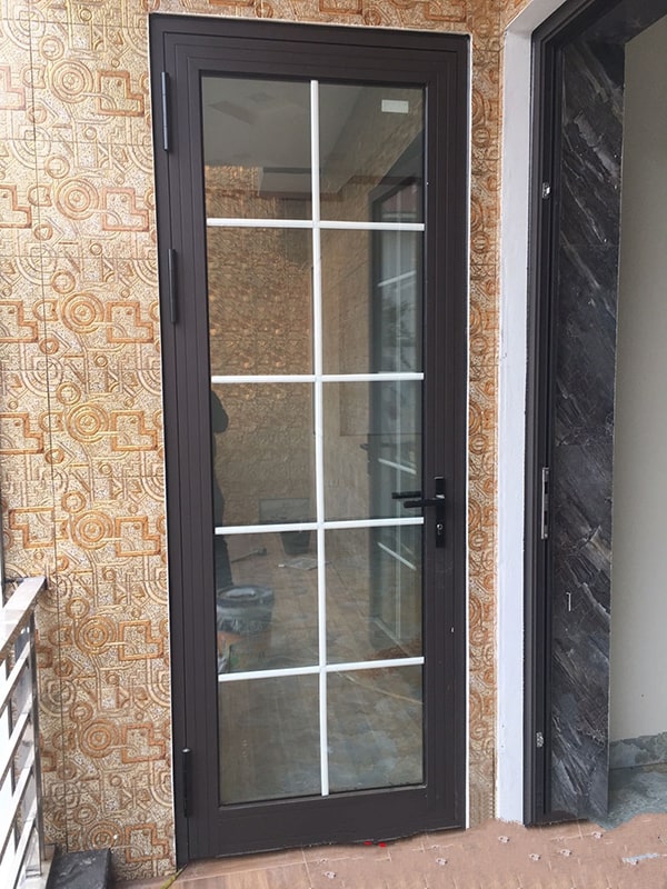 mẫu cửa nhôm xingfa mở quay 1 cánh