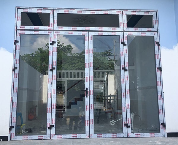 Mẫu cửa nhôm xingfa 4 cánh
