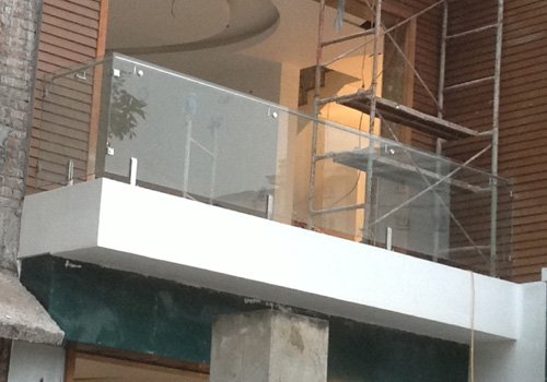 Mẫu lan can kính cường lực đẹp nhất