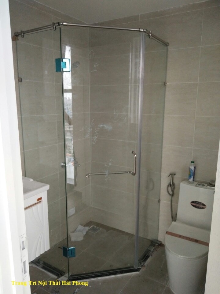 phòng tắm kính cường lực