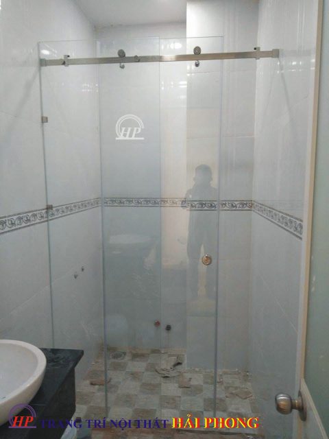 phòng tắm kính cường lực