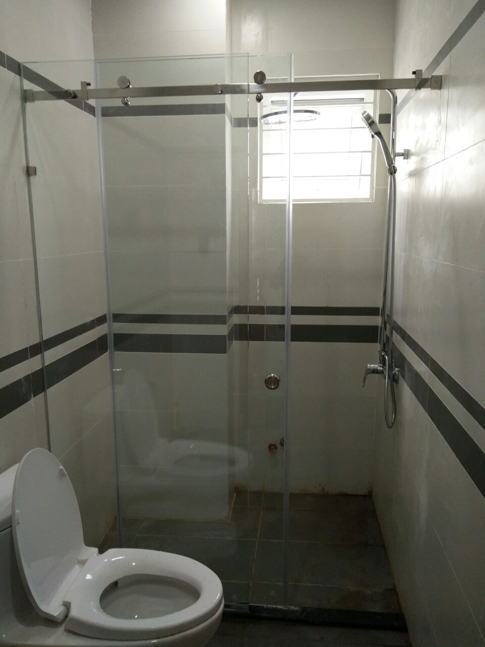 Phòng tắm kính 011