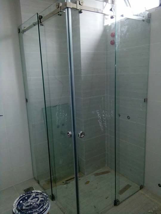 Phòng tắm kính 012