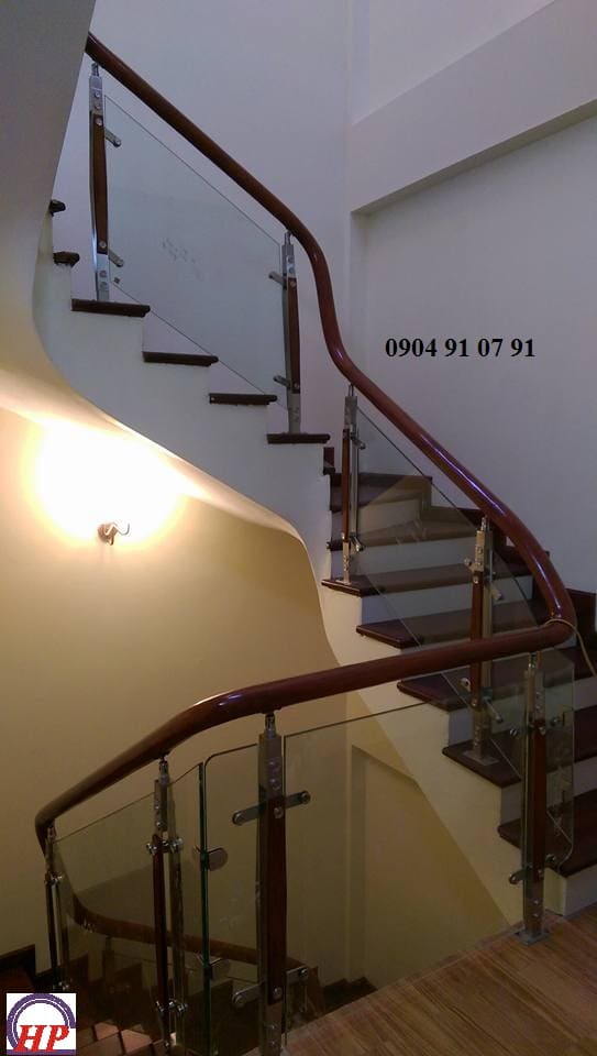 Cầu thang kính trụ dài trụ cầu thang kính t01