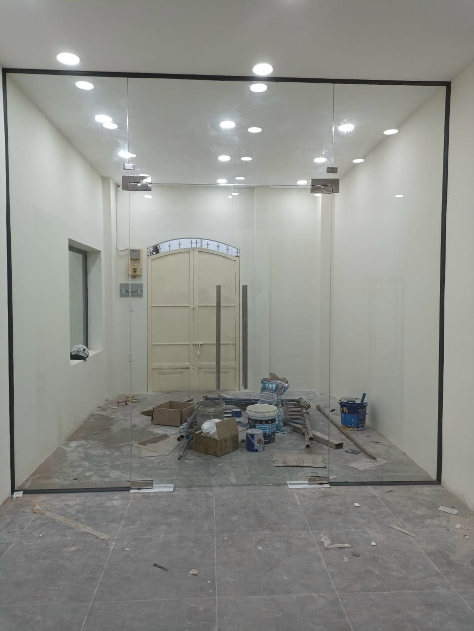 Làm vách kính cường lực văn phòng 2