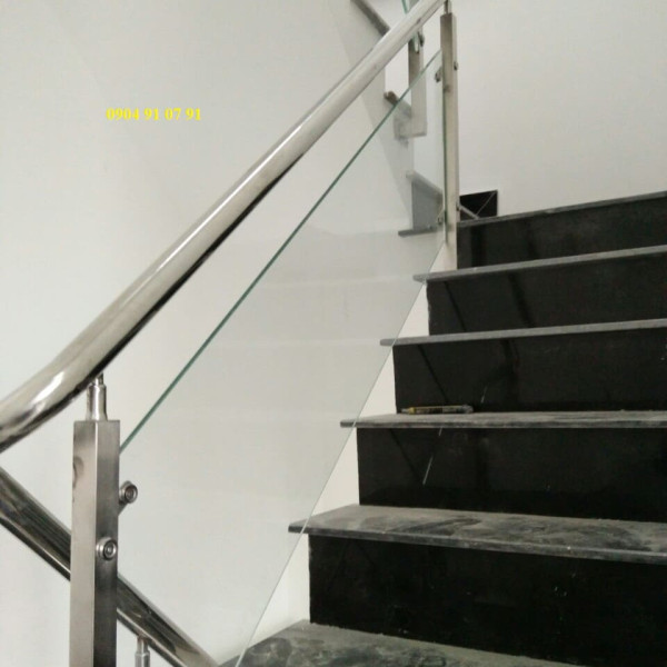 Cầu thang kính HP19