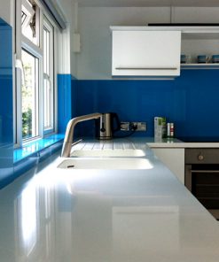 KM05-Mẫu kính màu ốp bếp KM05