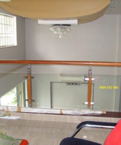 Mẫu lan can kính LC07