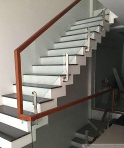 cầu thang kính trụ lửng