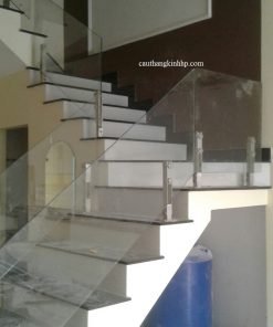 Cau thang kinh tru lung 01