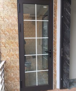 Cửa-đi-thông-phòng-nhôm-Xingfa-dùng-nan-trang-trí