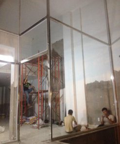 vách kính cường lực