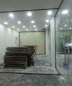 Làm vách kính cường lực văn phòng 3